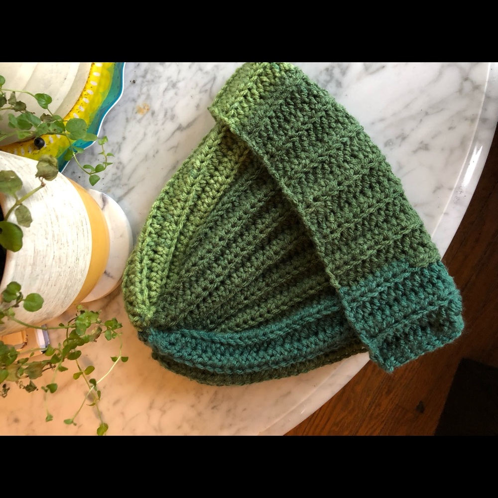 Green color block HANDMADE beanie